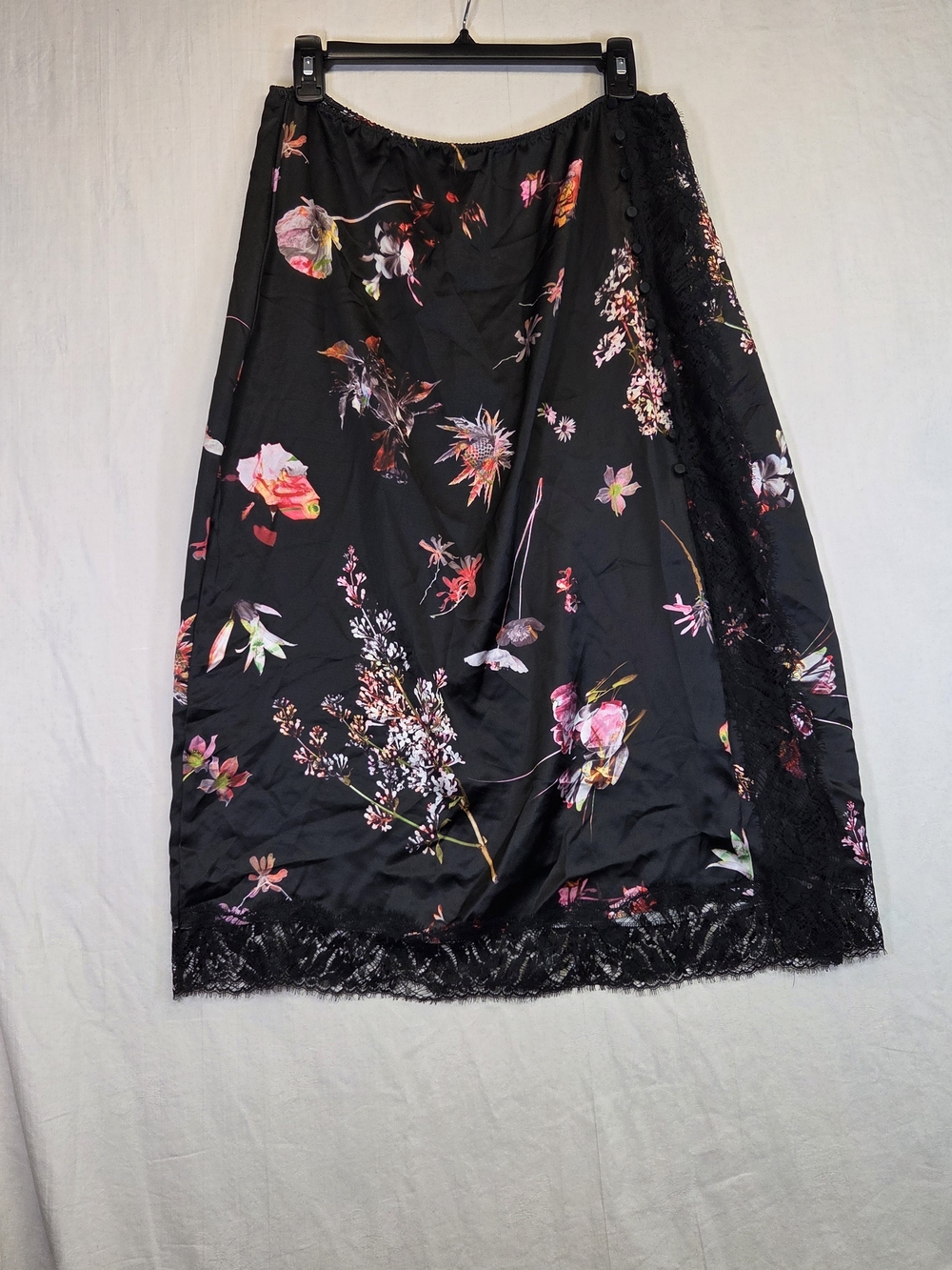 Victoria’s Secret NWT XL Black Floral Satin Lace Midi Skirt Button Slit. #0376